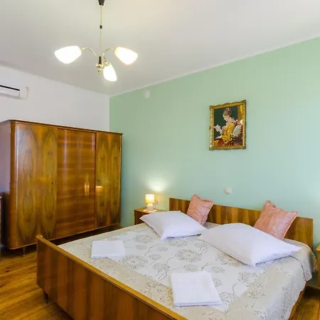 Kuca Dragica * Grizane-Belgrad