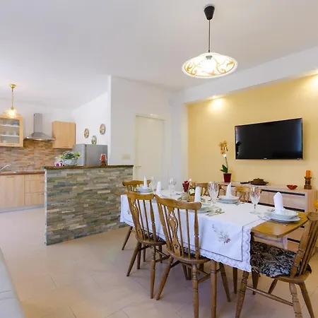 Kuca Dragica Holiday home