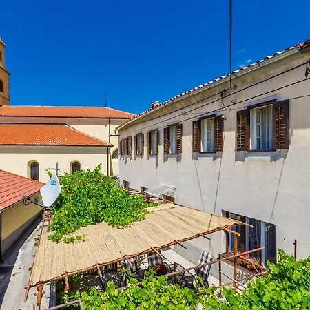 Holiday home Kuca Dragica *